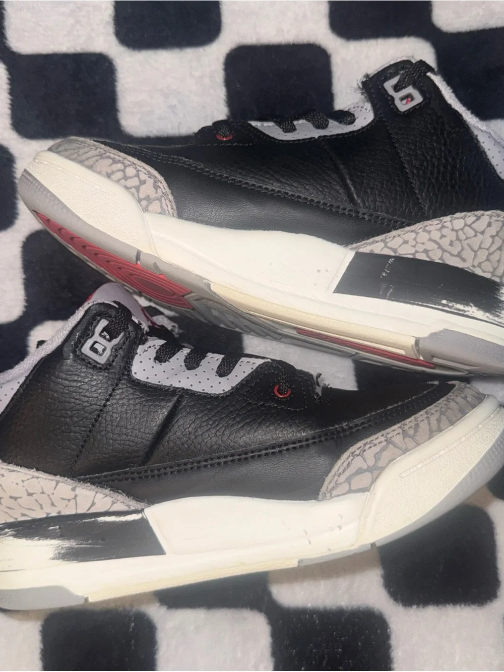 Jordan retro 3 black cement Kids' size 1Y